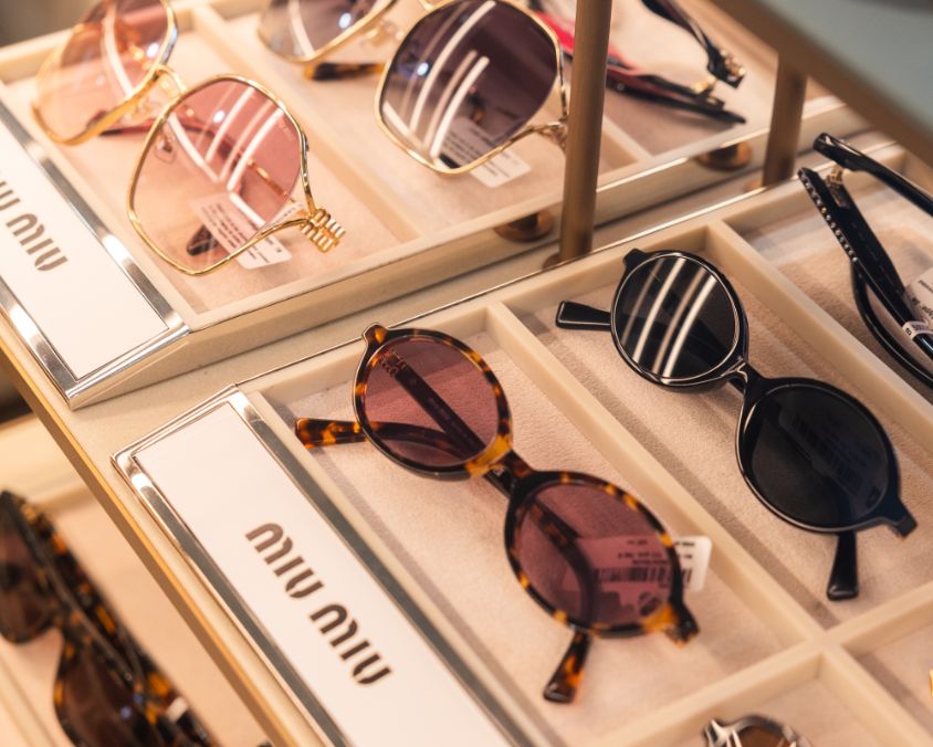 Sunglass Hut